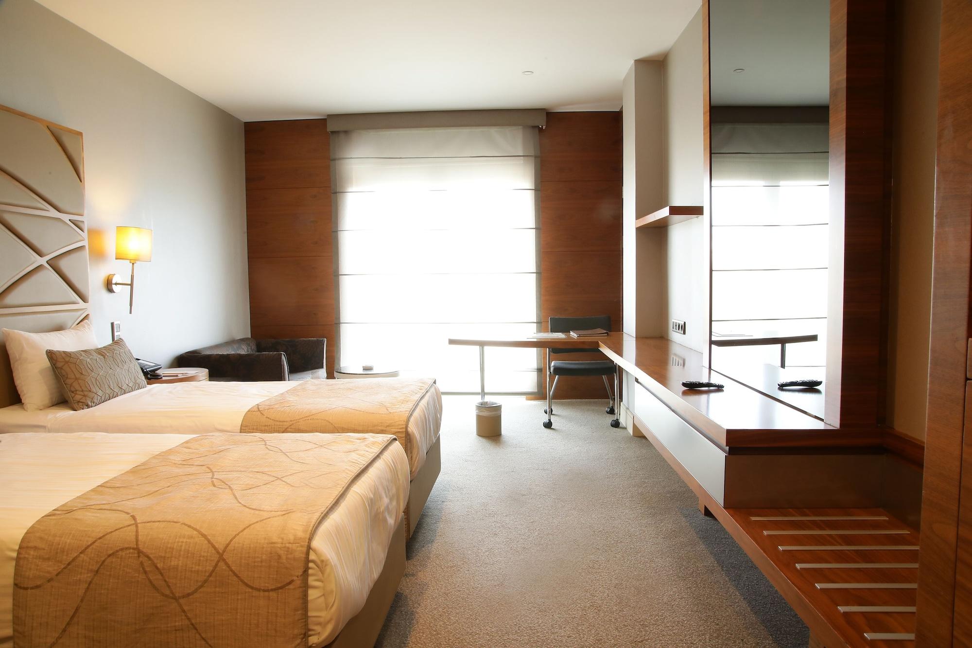 Cevahir Hotel Istanbul Asia Exteriér fotografie A room at the hotel