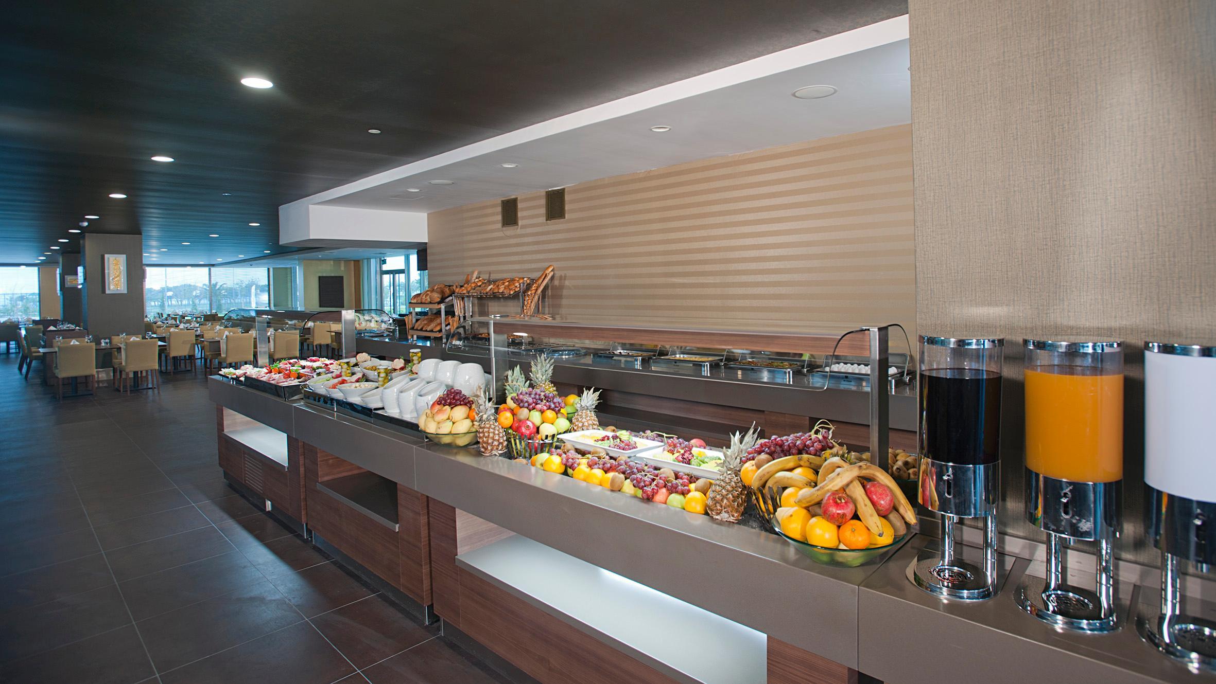 Cevahir Hotel Istanbul Asia Exteriér fotografie The buffet at the airport