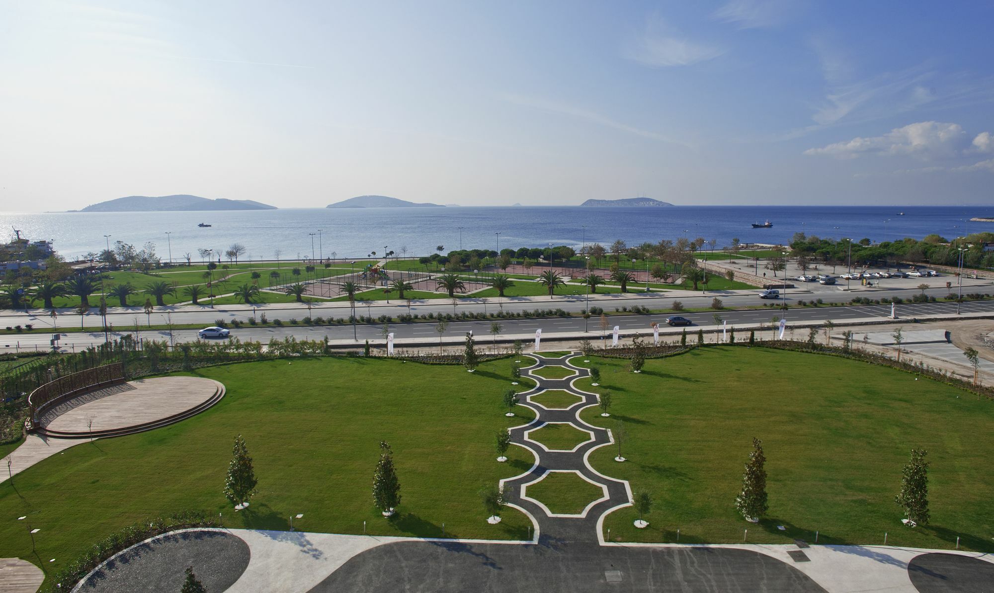 Cevahir Hotel Istanbul Asia Exteriér fotografie View of the campus