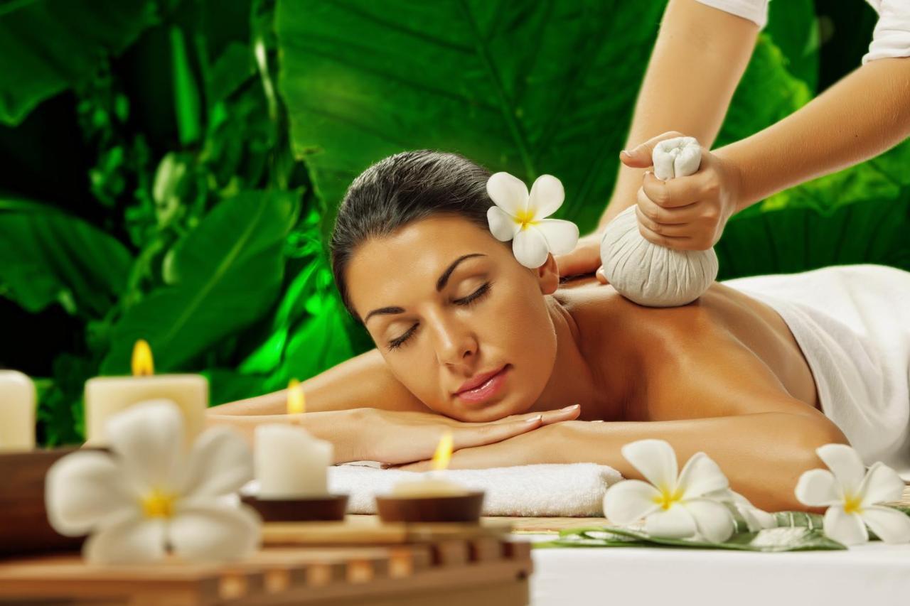 Cevahir Hotel Istanbul Asia Exteriér fotografie Thai herbal compress massage