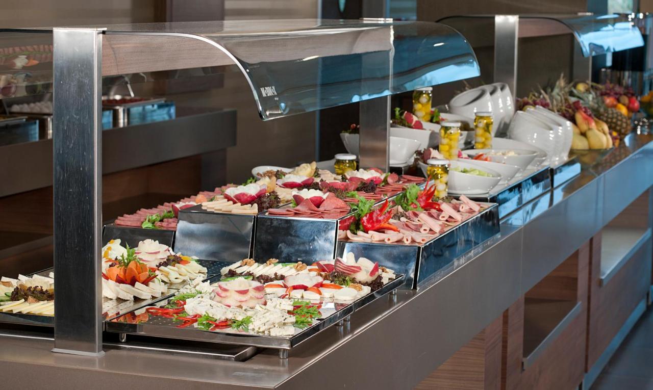 Cevahir Hotel Istanbul Asia Exteriér fotografie A buffet