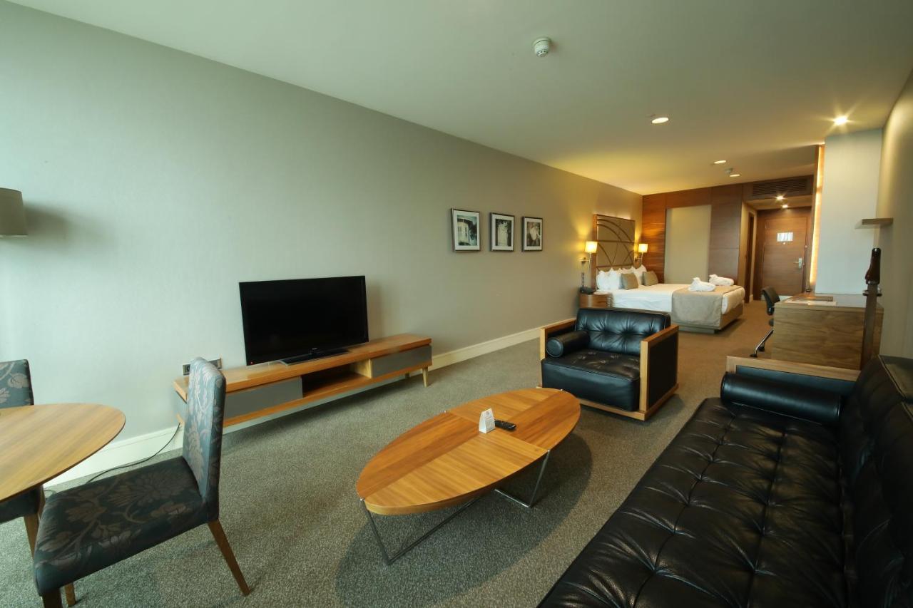 Cevahir Hotel Istanbul Asia Exteriér fotografie A suite at the hotel