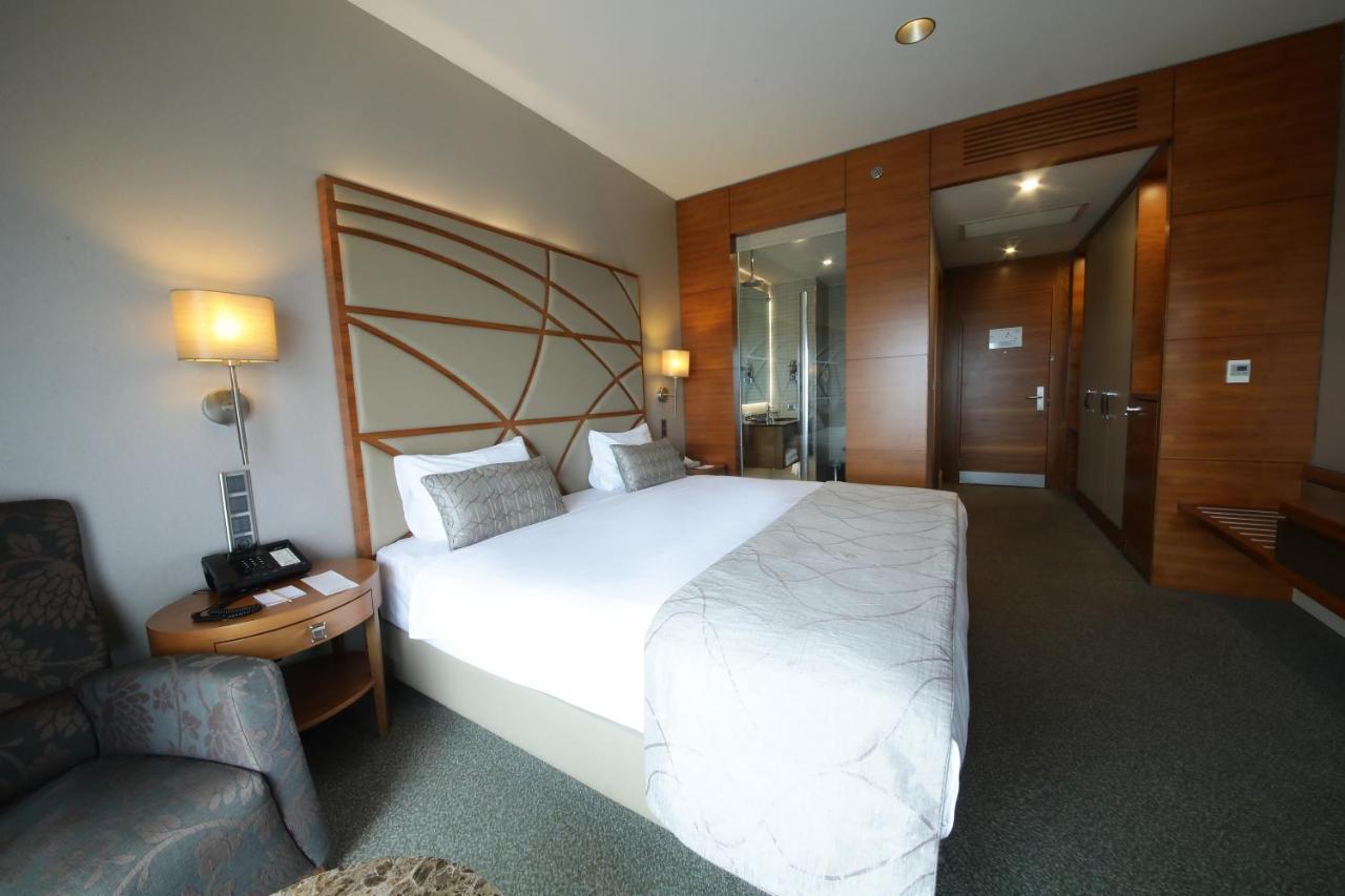Cevahir Hotel Istanbul Asia Exteriér fotografie A room at the hotel