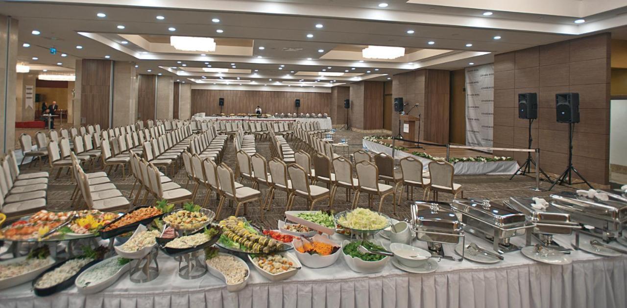 Cevahir Hotel Istanbul Asia Exteriér fotografie A buffet at a wedding reception